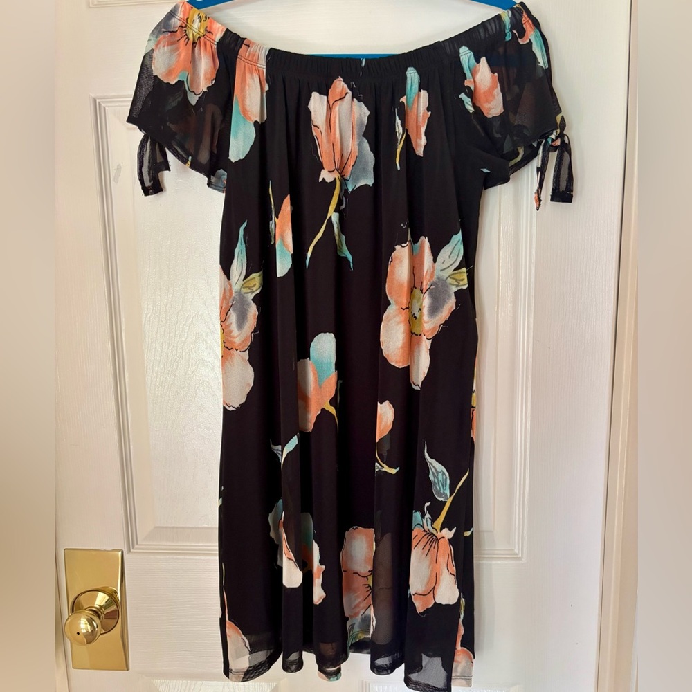 MEGAN OFF THE SHOULDER DRESS - Picture 6 of 8